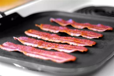 how to cook bacon on a flat griddle